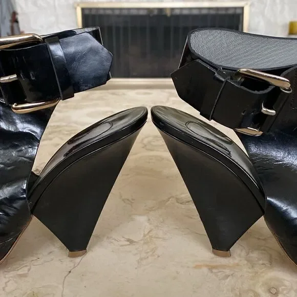 Chloe Black Patent Leather Peep-Toe Buckle Accent Heels - Picture 10 of 14